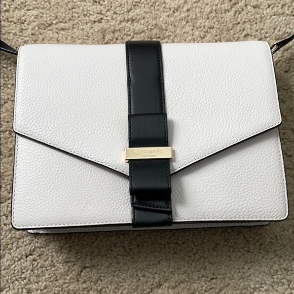 NWOT Kate space shoulder bag white/blk leather - Picture 2 of 4